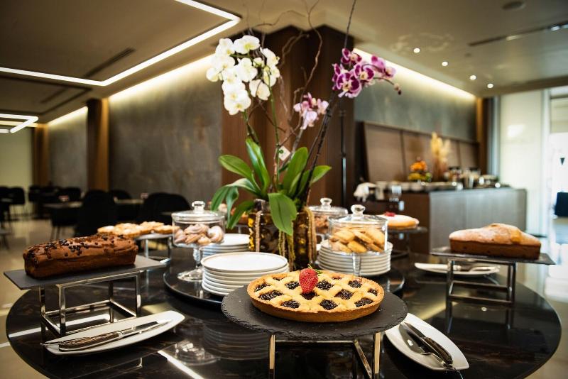 Gold Tower Lifestyle Hotel - Restoran