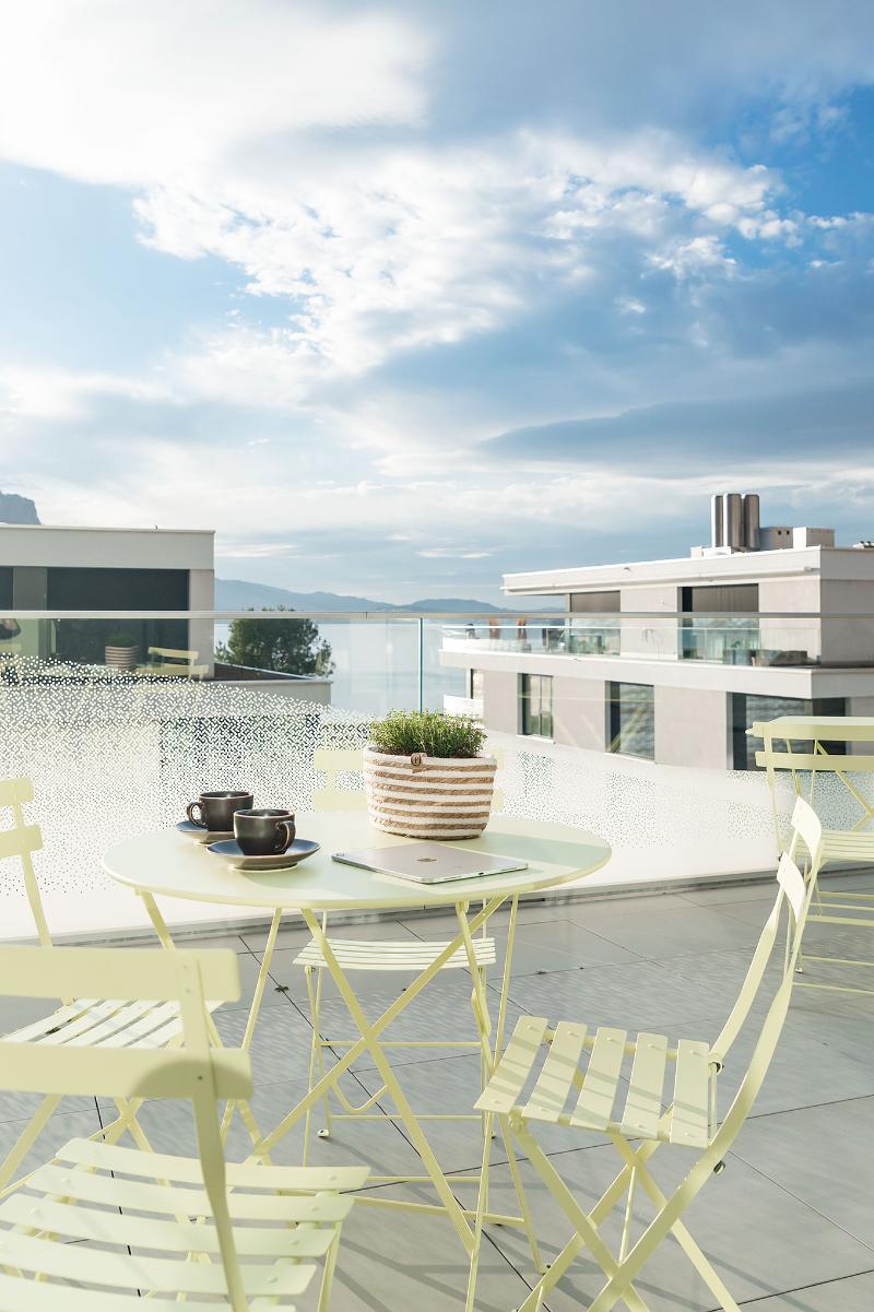 The Neuro Campus Hotel in Vitznau - Teras