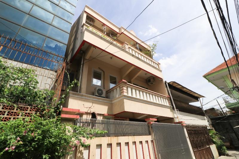Eiffel Residence Batu Tulis 37 by ZUZU - Genel