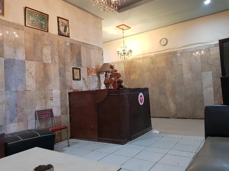 Hotel Alifah 2 by ZUZU - Lobi