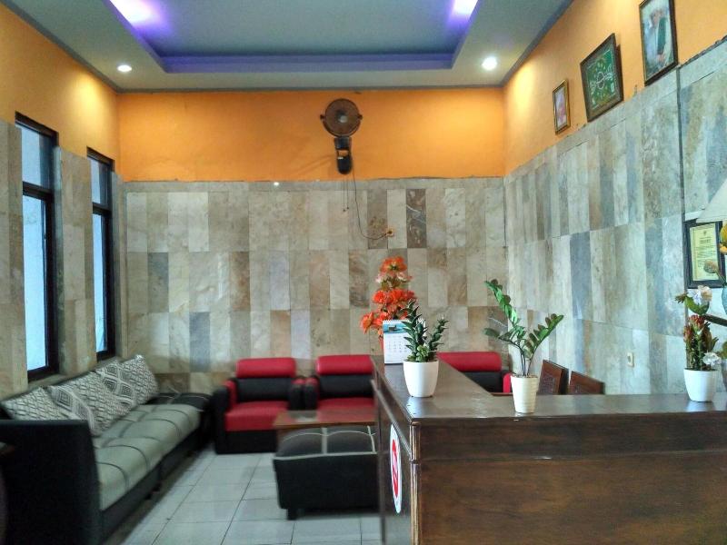 Hotel Alifah 2 by ZUZU - Lobi