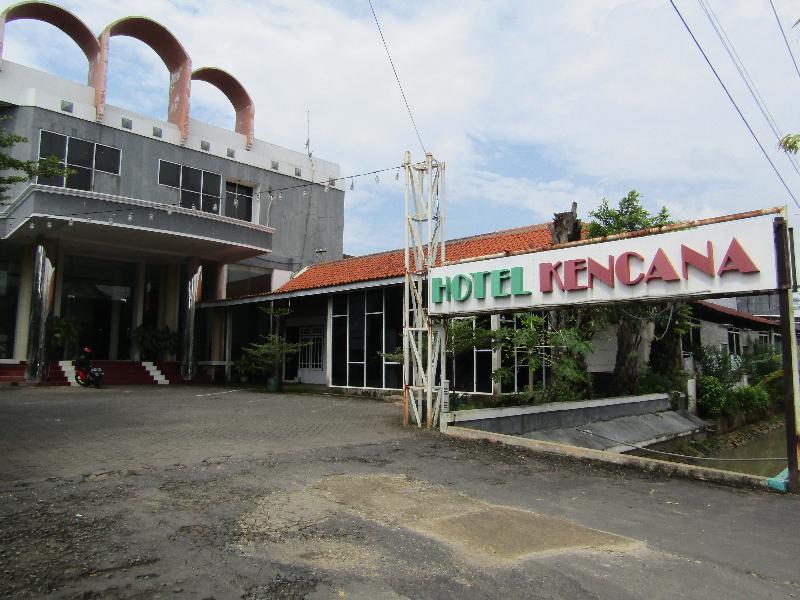 Hotel Kencana Jaya by ZUZU - Genel
