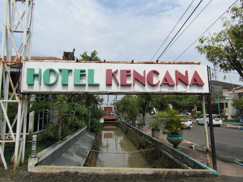 Hotel Kencana Jaya by ZUZU - Genel