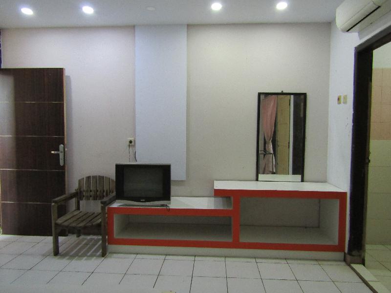 Hotel Kencana Jaya by ZUZU - Oda