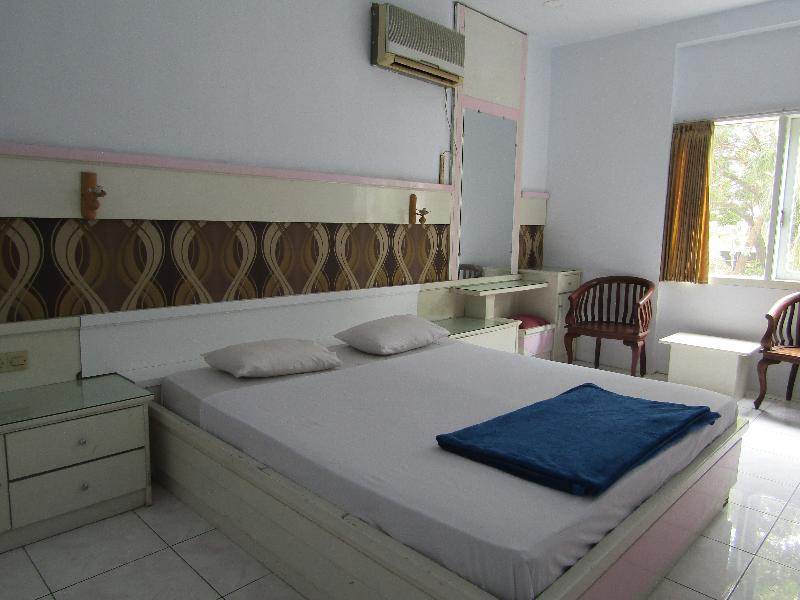 Hotel Kencana Jaya by ZUZU - Oda