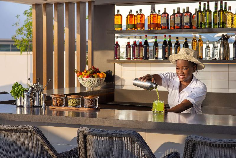 DoubleTree by Hilton Abu Dhabi Yas Island Residenc - Bar