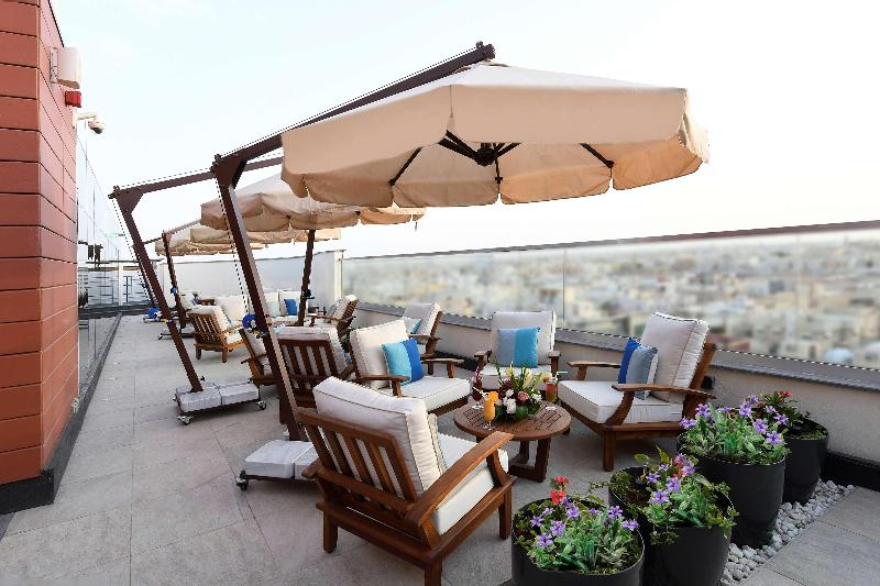 Golden Tulip Riyadh - Bar