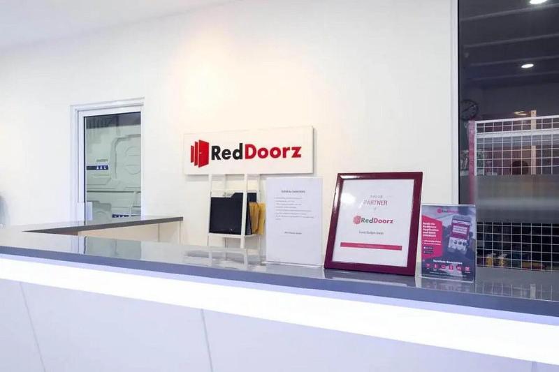 Formerly RedDoorz Hostel near Taman Puring - Lobi