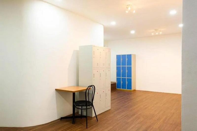 Formerly RedDoorz Hostel near Taman Puring - Lobi