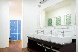 Formerly RedDoorz Hostel near Taman Puring fotoÄŸrafÄ±