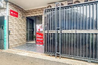 Formerly RedDoorz near Graha Cijantung Mall fotoÄŸrafÄ±