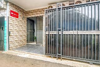 Formerly RedDoorz near Graha Cijantung Mall fotoÄŸrafÄ±