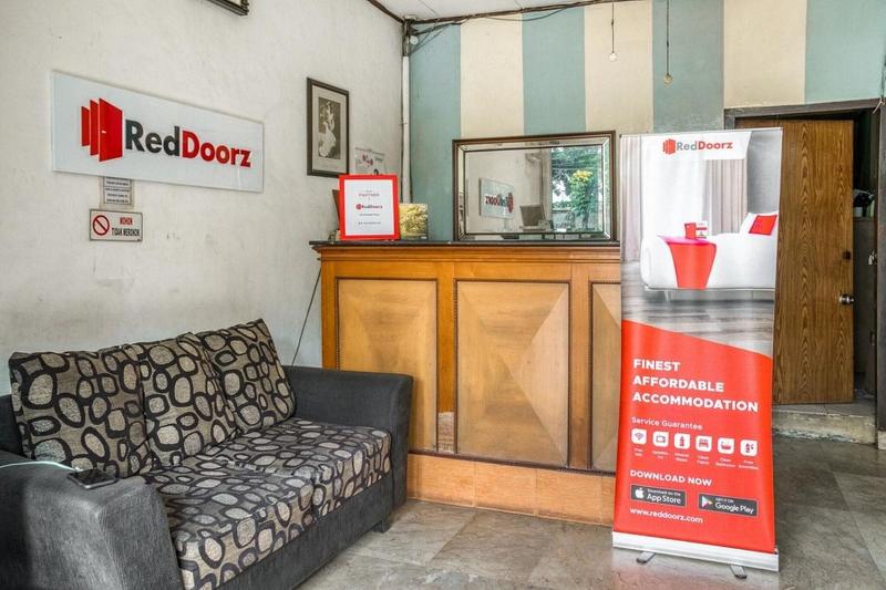 Formerly RedDoorz near Plaza Senayan - Lobi