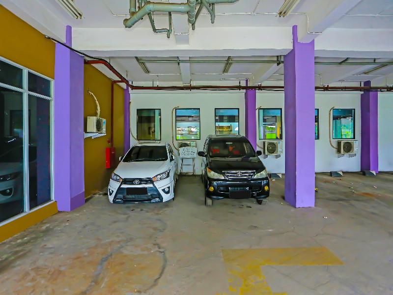 Super Oyo Townhouse Oak Ht Fiducia Pondok Gede - Lobi