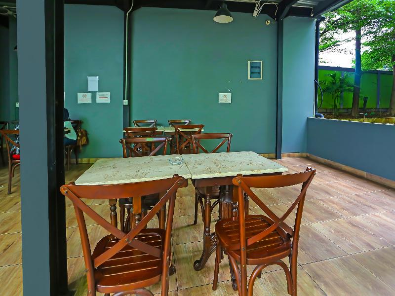 Super Oyo Townhouse Oak Ht Fiducia Pondok Gede - Lobi
