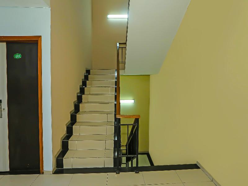 Super Oyo Townhouse Oak Ht Fiducia Pondok Gede - Lobi