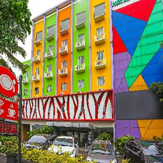 Super Oyo Townhouse Oak Ht Fiducia Pondok Gede otel fotoğrafı