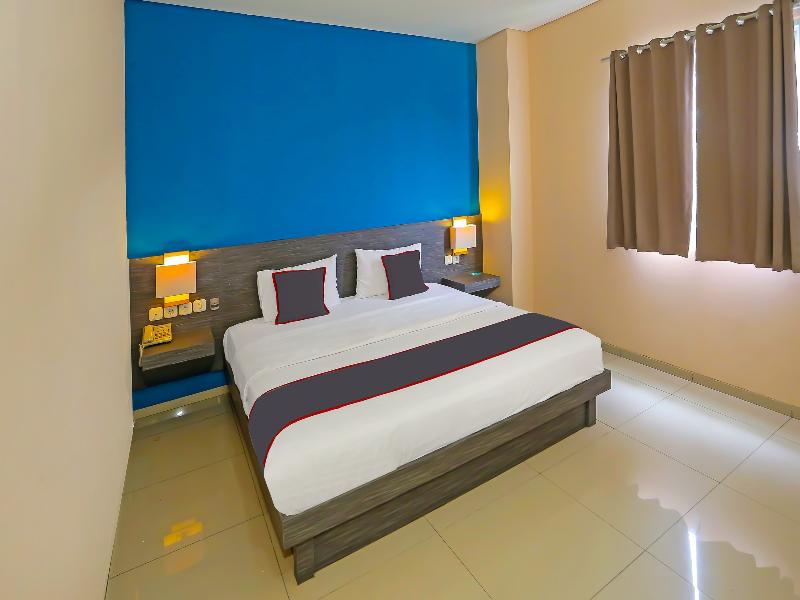 Super Oyo Townhouse Oak Ht Fiducia Pondok Gede - Oda