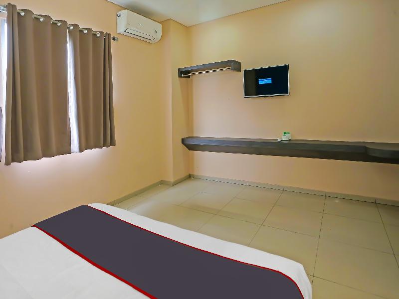 Super Oyo Townhouse Oak Ht Fiducia Pondok Gede - Oda