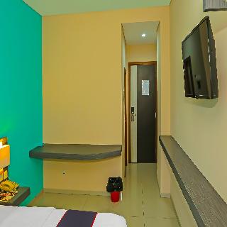 Super Oyo Townhouse Oak Ht Fiducia Pondok Gede fotoÄŸrafÄ±