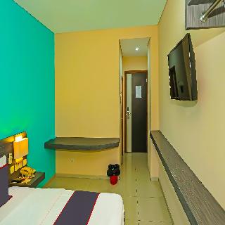 Super Oyo Townhouse Oak Ht Fiducia Pondok Gede fotoÄŸrafÄ±