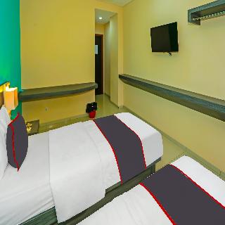 Super Oyo Townhouse Oak Ht Fiducia Pondok Gede fotoÄŸrafÄ±