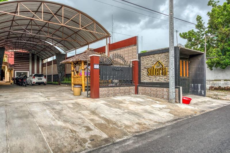 Formerly RedDoorz Syariah Kebon Rojo Park Blitar - Genel