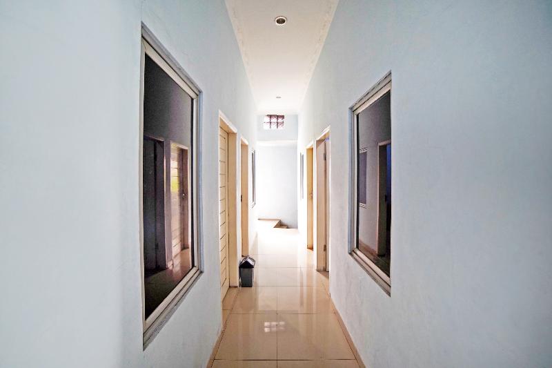 OYO 90922 Gurusinga Guesthouse - Lobi