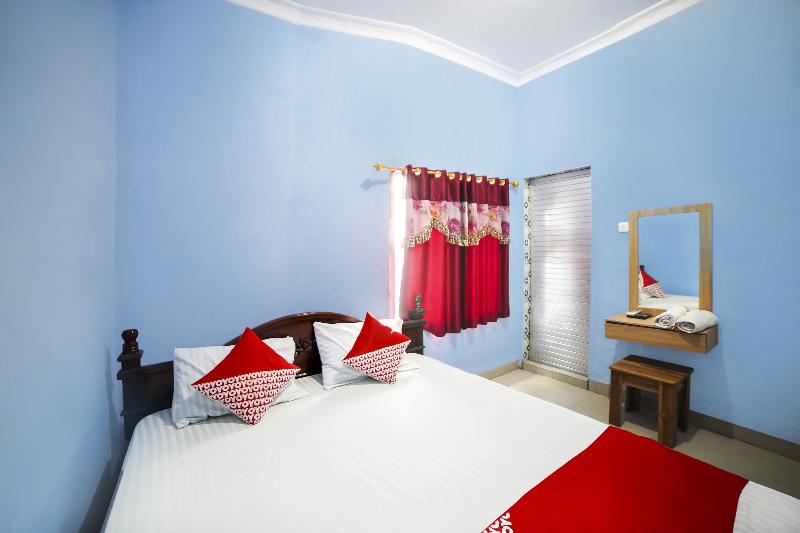 OYO 90922 Gurusinga Guesthouse - Oda