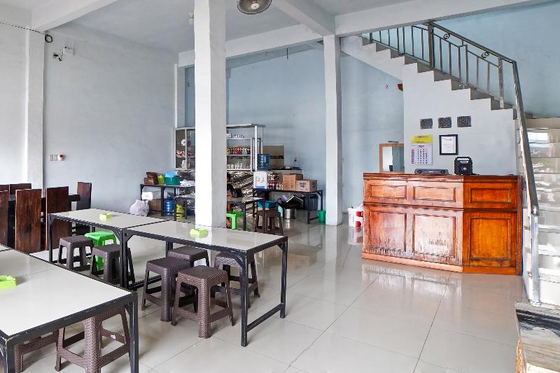 OYO 90922 Gurusinga Guesthouse - Restoran