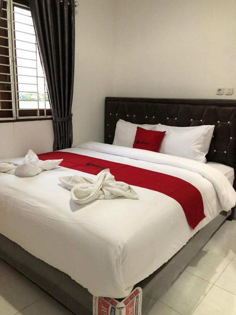 Formerly RedDoorz near CitraLand Gama City Medan - Oda