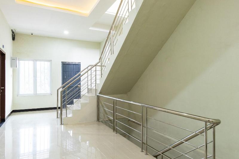 Formerly RedDoorz near Medan Amplas - Lobi