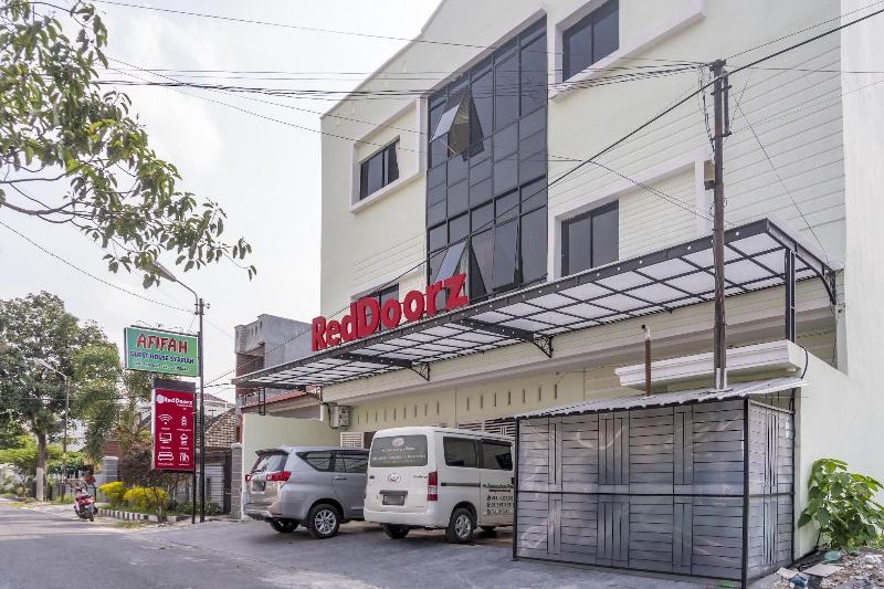 Formerly RedDoorz Syariah Stadion Teladan Medan - Genel