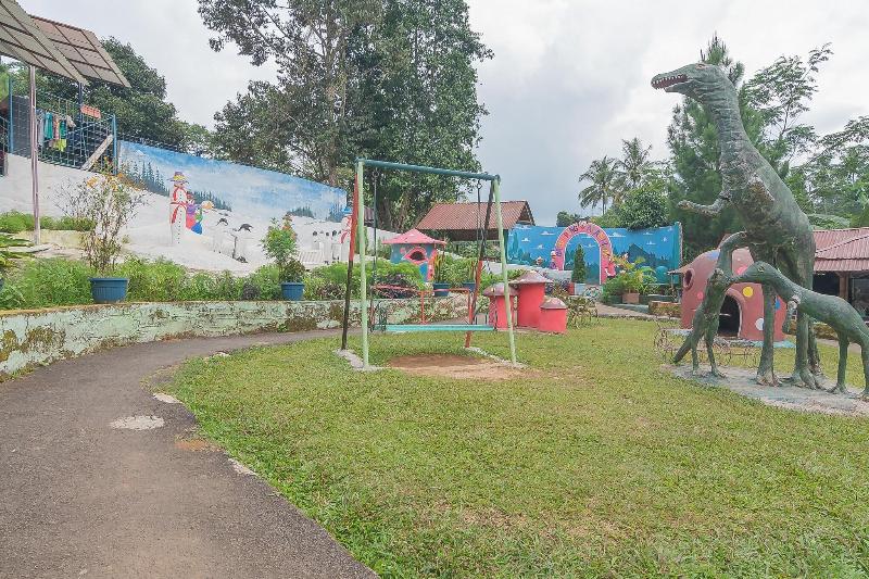 Formerly RedDoorz Resort Batu Apung Purwakarta - Genel