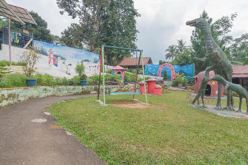 Formerly RedDoorz Resort Batu Apung Purwakarta - Genel