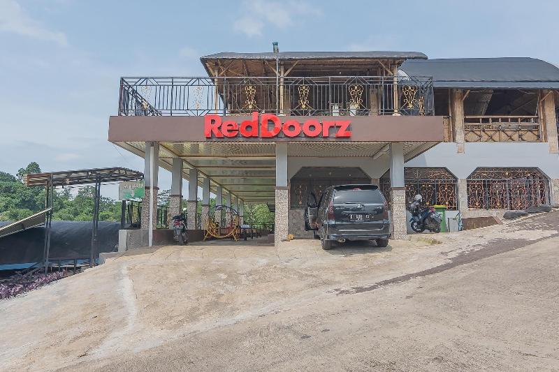 Formerly RedDoorz Resort Batu Apung Purwakarta - Genel