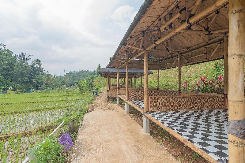 Formerly RedDoorz Resort Batu Apung Purwakarta - Genel