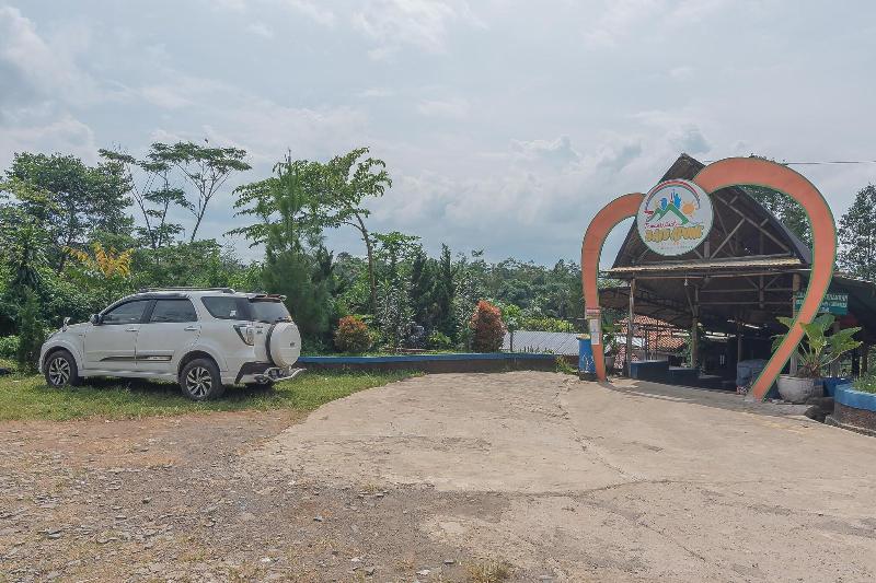 Formerly RedDoorz Resort Batu Apung Purwakarta - Genel