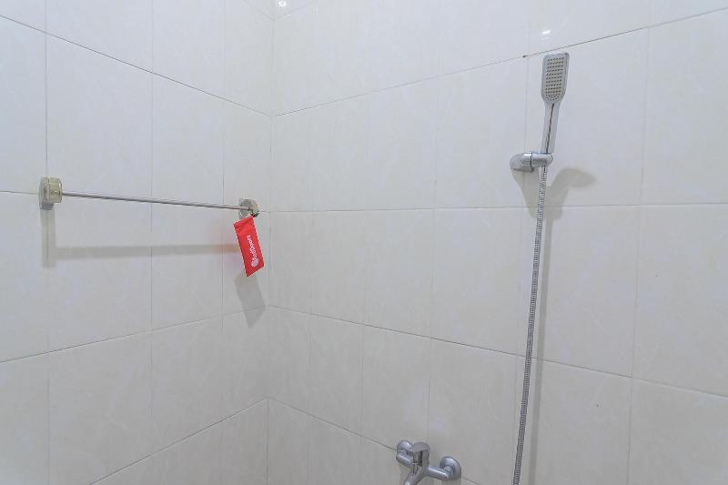 Formerly RedDoorz Resort Batu Apung Purwakarta - Oda