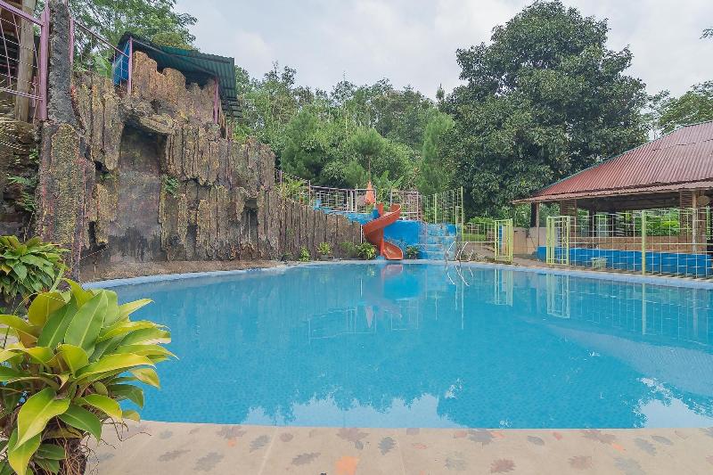 Formerly RedDoorz Resort Batu Apung Purwakarta - Havuz