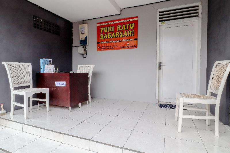 Ratu Guesthouse by ZUZU - Lobi