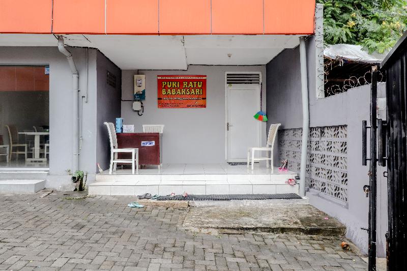 Ratu Guesthouse by ZUZU - Genel