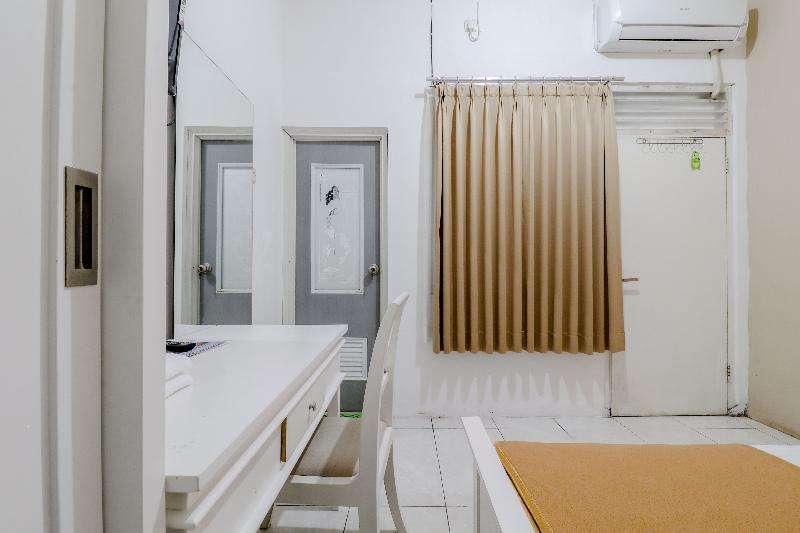 Ratu Guesthouse by ZUZU - Oda