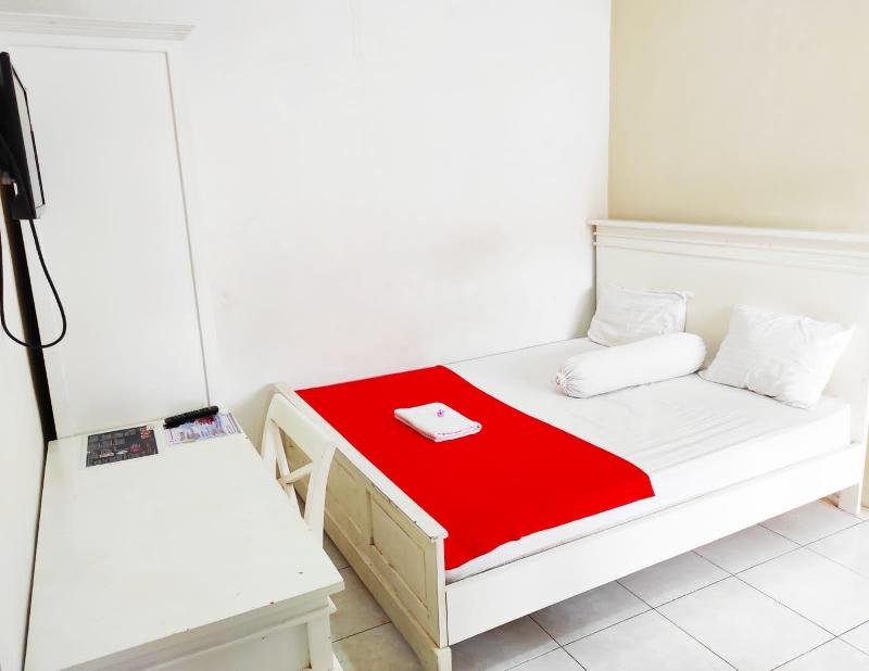 Ratu Guesthouse by ZUZU - Oda