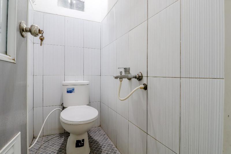Ratu Guesthouse by ZUZU - Oda