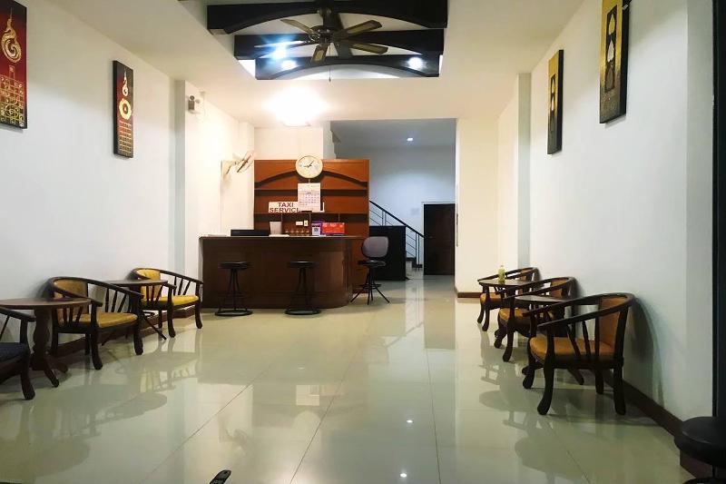 Sure Guesthouse by ZUZU - Lobi
