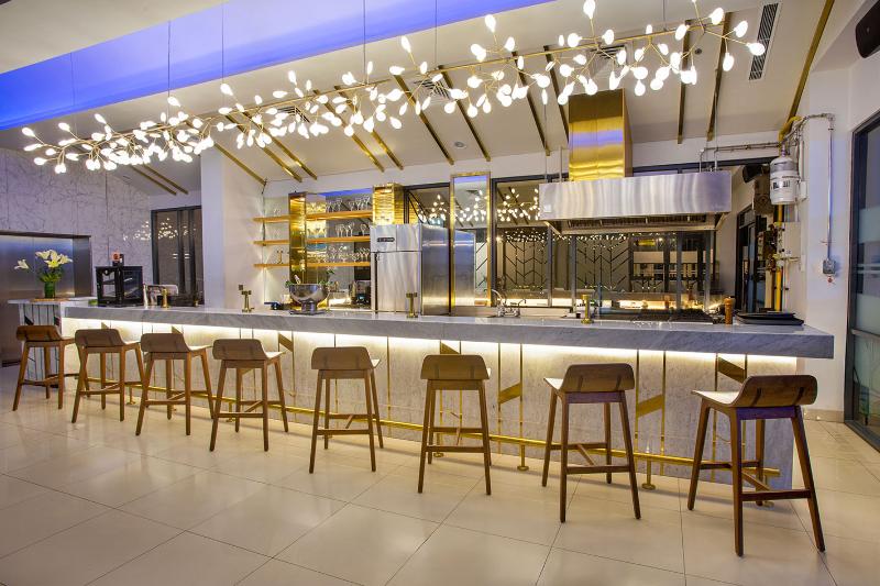 THE 1O1 Jakarta Airport CBC - Bar