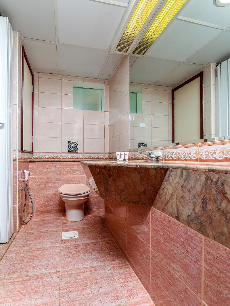 Landmark Summit Hotel - Oda