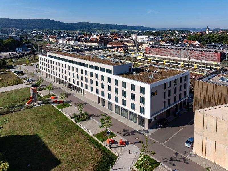 Piazza Hotel und Restaurant - Genel