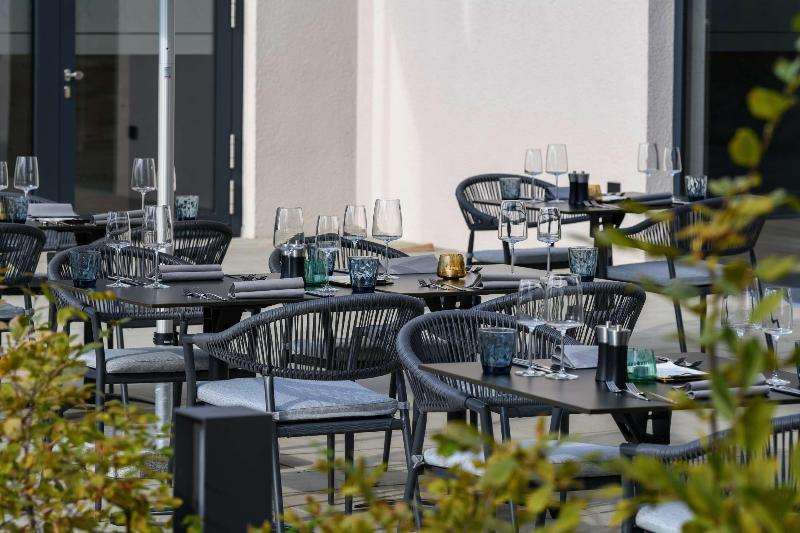 Piazza Hotel und Restaurant - Genel